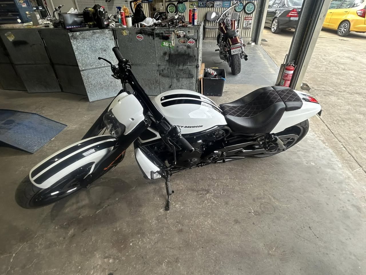 FOR SALE  custom v rod 
42k Ono